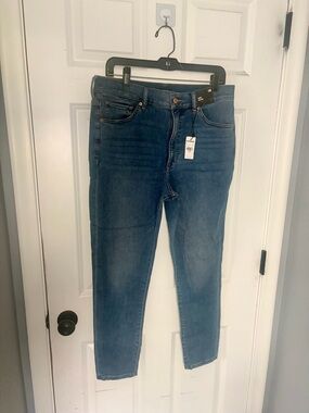 Express Women’s Medium Blue Skinny Jeans